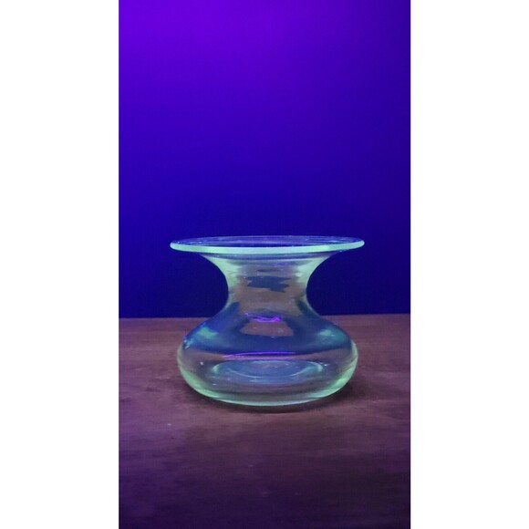 Bulb Clear Vase UV Reactive 2 Inches - Picture 1 of 7